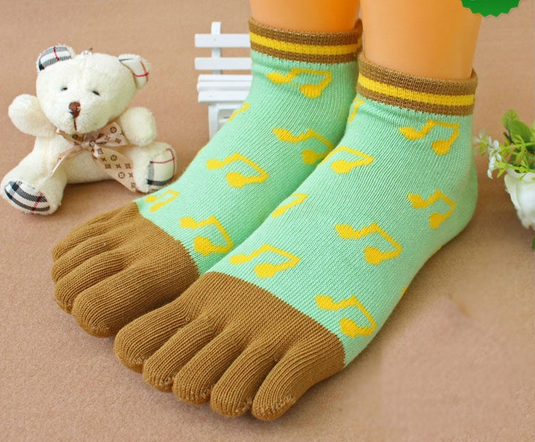 Chaussettes-Doigts Coton Croches Vert et Marron
[Cotton Toe Socks With Eighth-Note Green and Brown]
