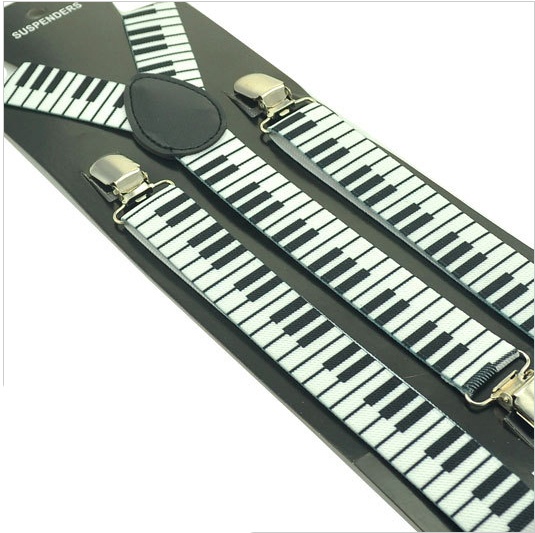Bretelles : Touches de Piano
[Suspenders : Keyboard]